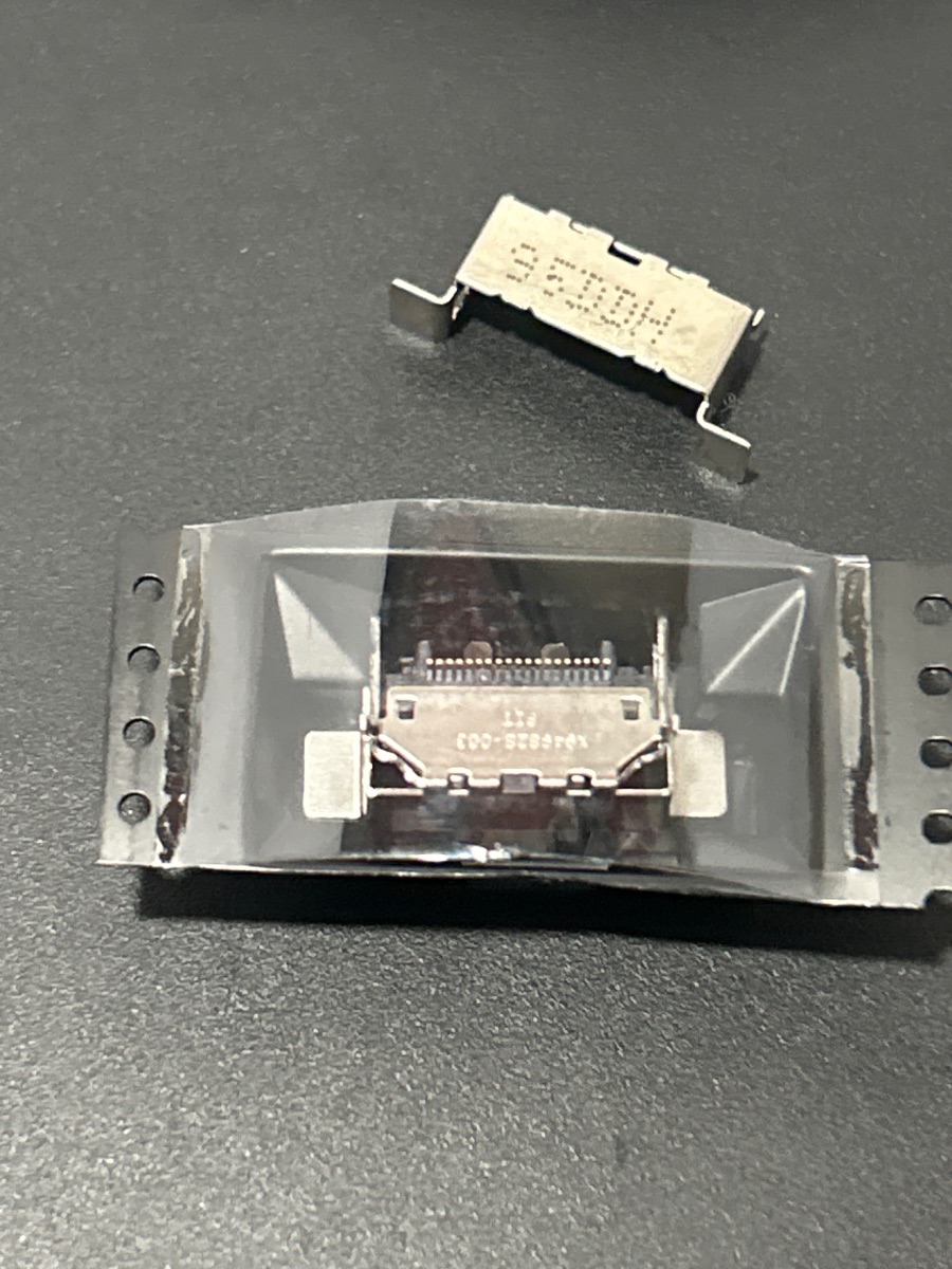 Xbox One X 1TB Broken HDMI photo 8
