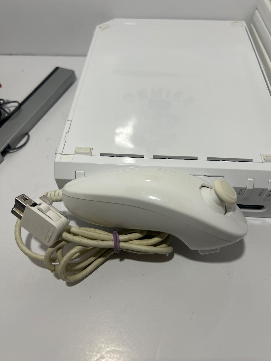 Wii Console Bundle photo 4