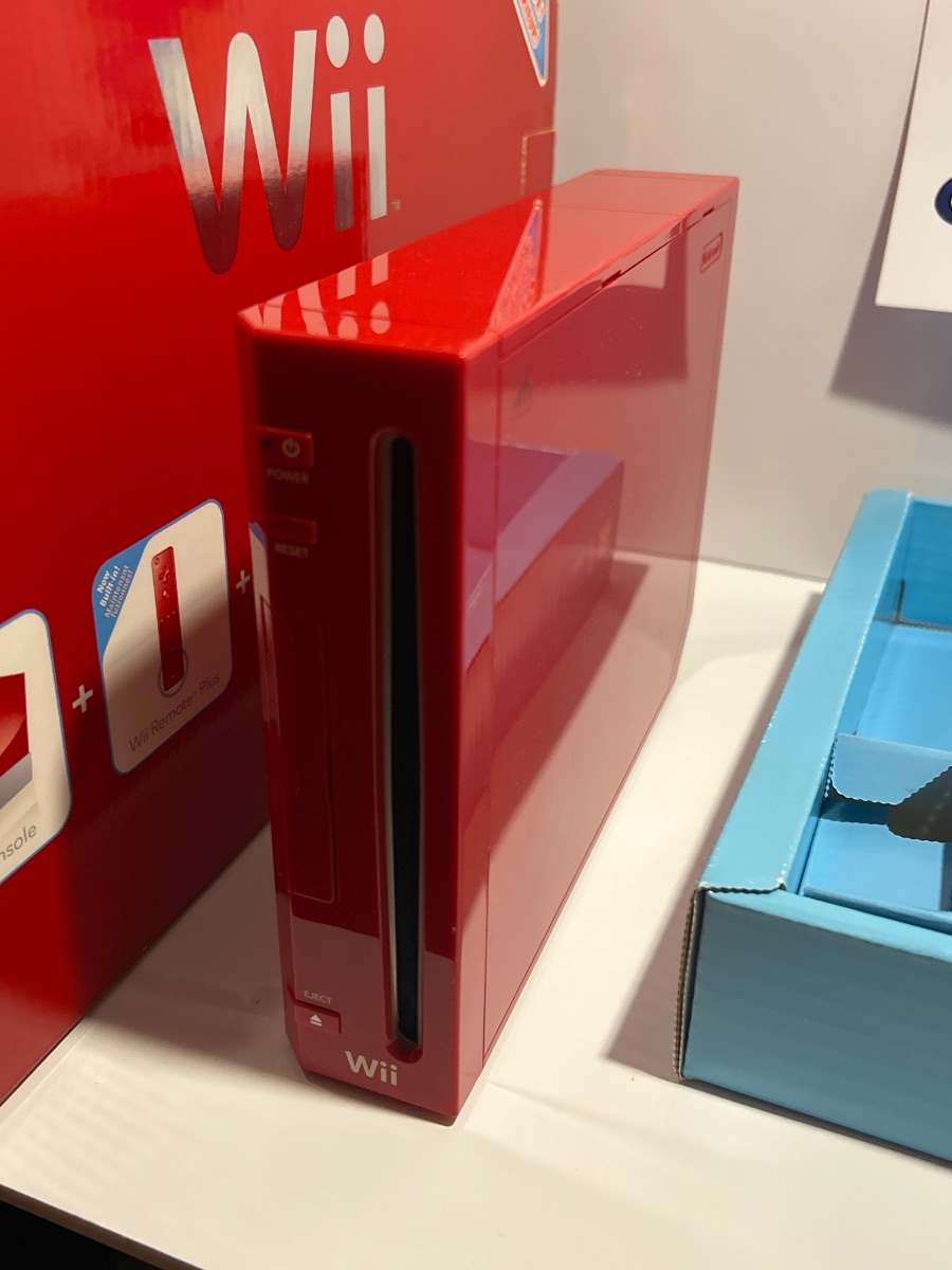 Nintendo Wii 25th Anniversary Red Console Bundle with New Super Mario Bros. Wii and Wii Sports photo 6