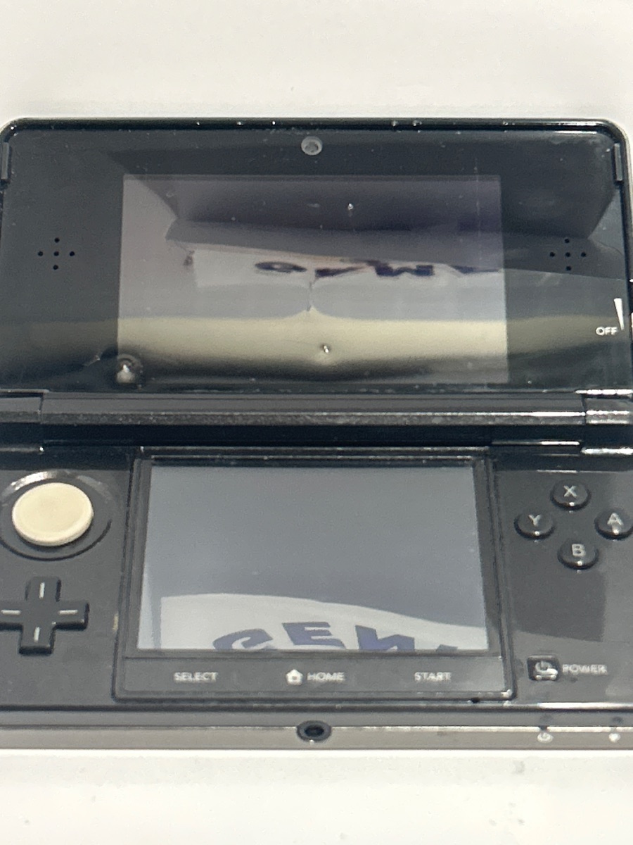 Black Nintendo 3DS photo 2
