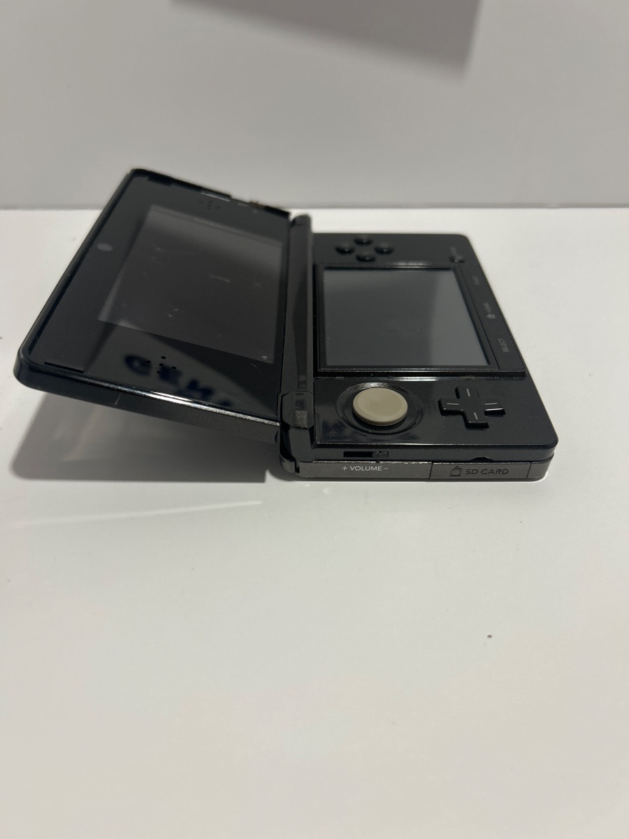 Black Nintendo 3DS photo 7