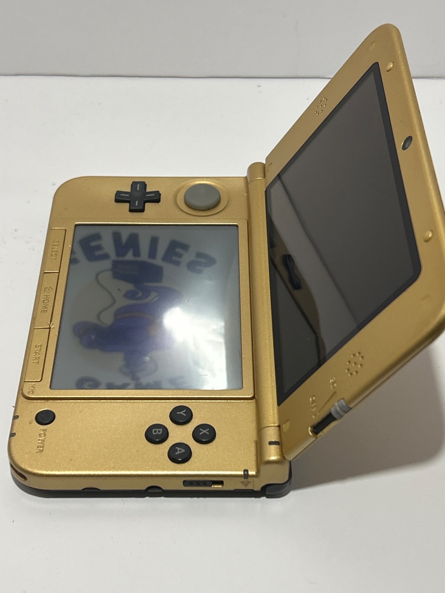 Nintendo 3DS XL The Legend of Zelda: A Link Between Worlds Bundle photo 12