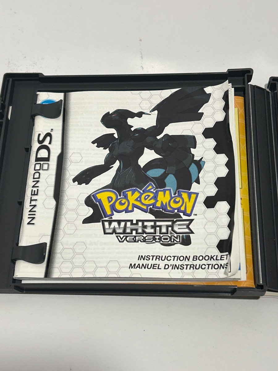Pokémon White Version photo 3